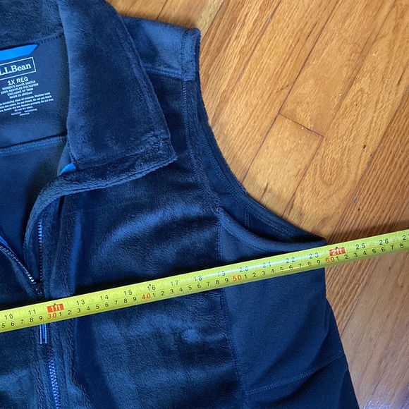 LLBean LONG VEST in luxe fleece—EUC! - Picture 6 of 13